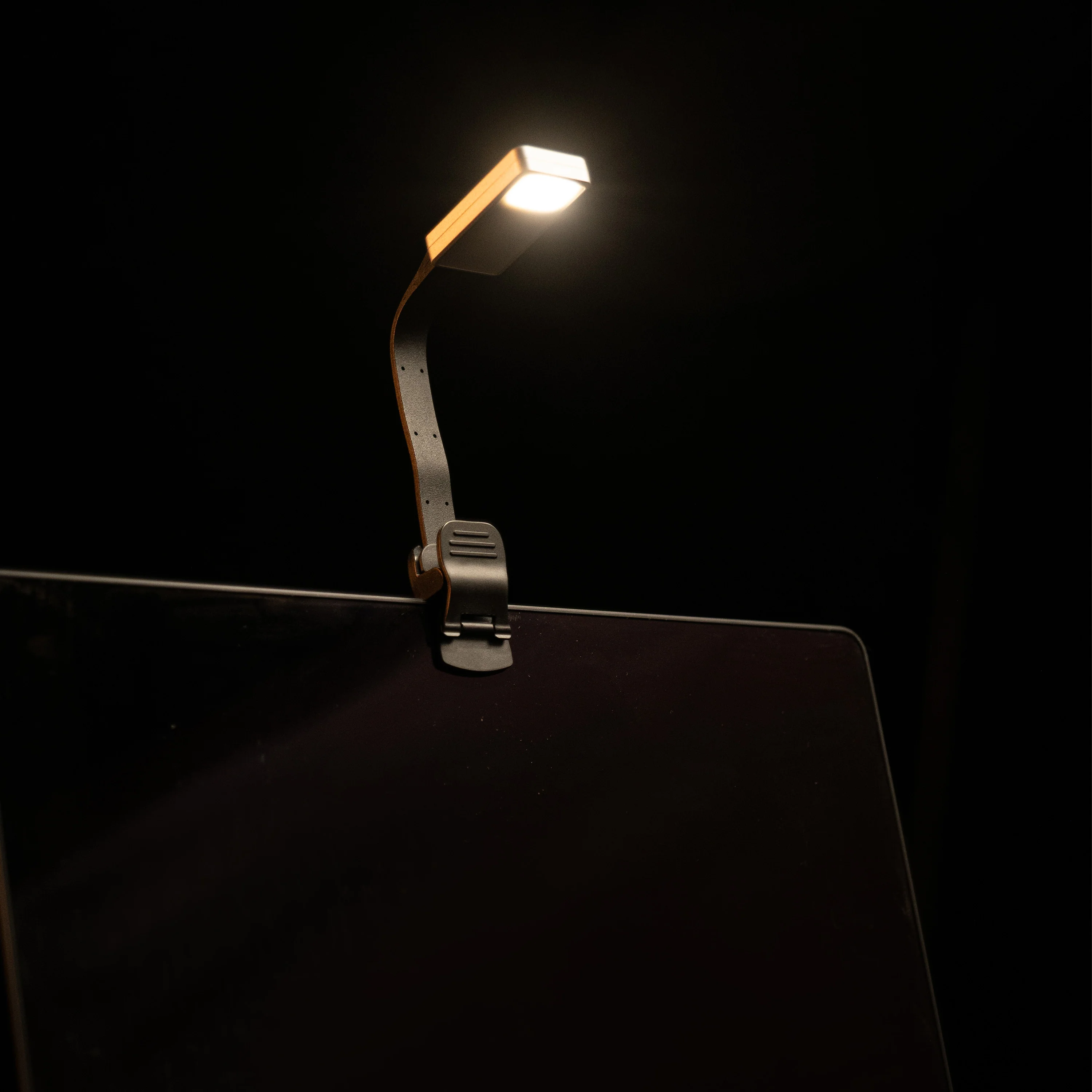 Xteink eReader Magnetic Reading Light - Image 5